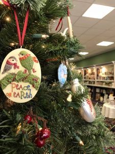 christmas-shop-tree