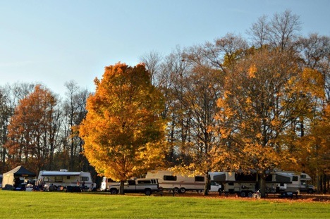 Outdoor image of Lake Waveland Trees and RVs
